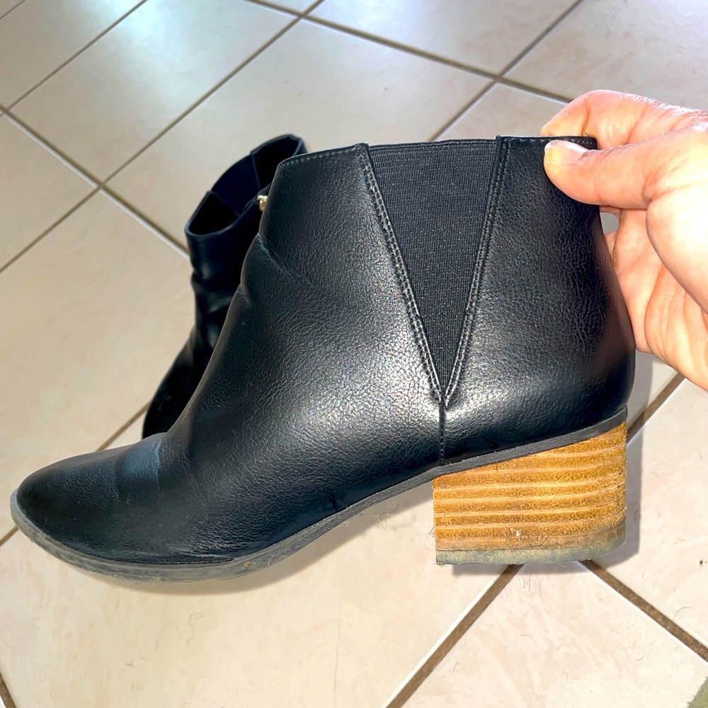 Womens Dr. Scholls black booties SZ 7.5